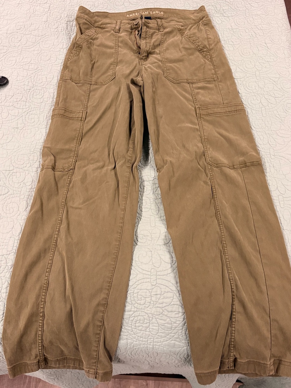 American Eagle Outfitters Wide-Leg pants in Army Green